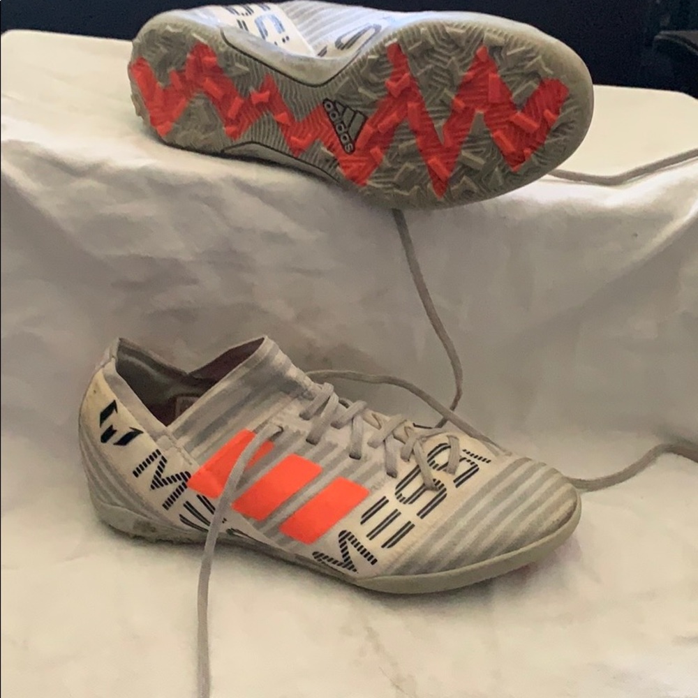 indoor soccer shoes adidas-messi